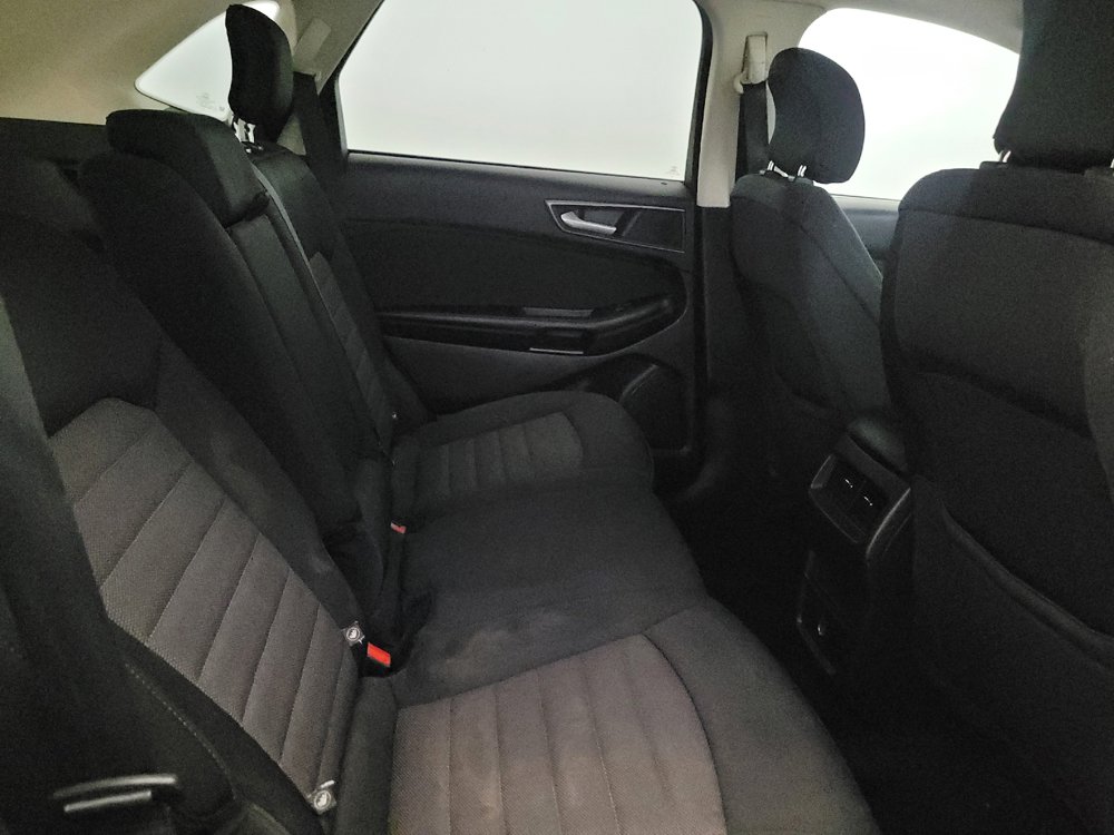 Used 2016 Ford Edge SE FWD image 19