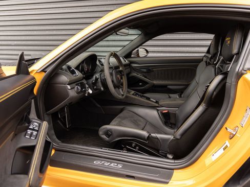 Certified 2025 Porsche 718 Cayman GT4 RS RWD image 23