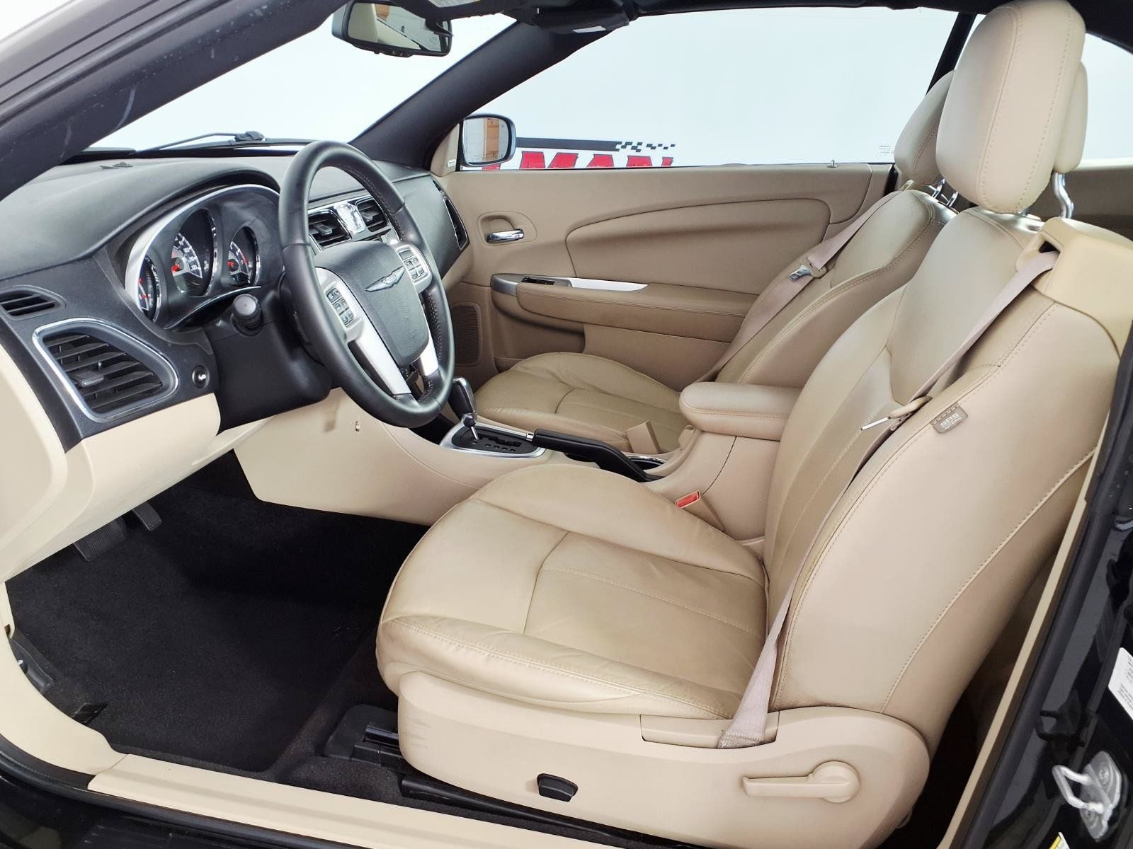 Used 2011 Chrysler 200 Limited FWD image 11