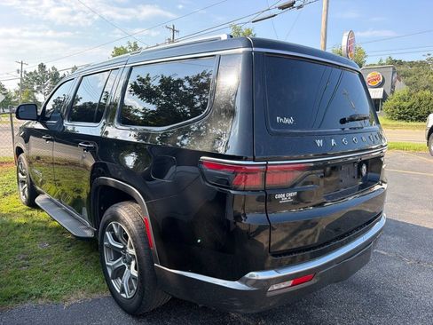 Used 2022 Jeep Wagoneer Series II RWD image 4