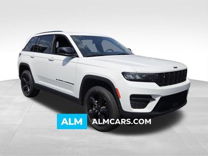 Used 2023 Jeep Grand Cherokee Altitude