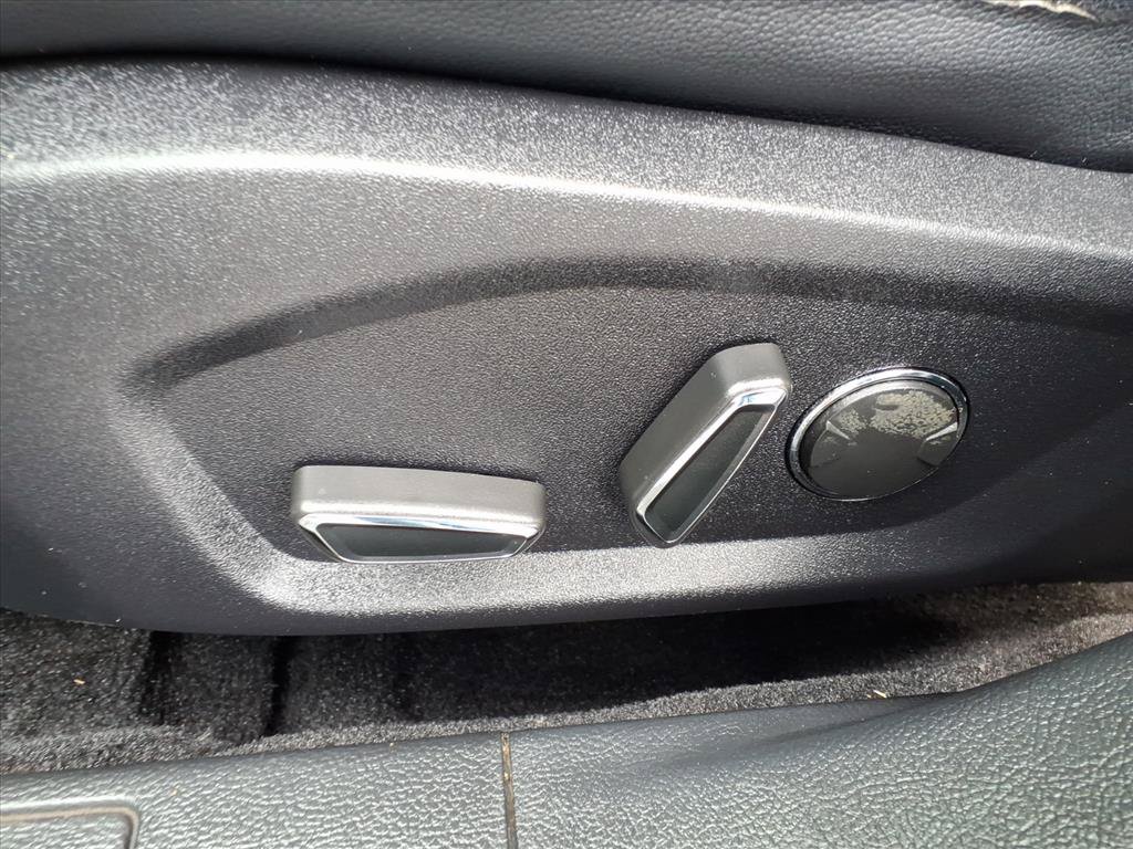 Used 2019 Ford Fusion SEL FWD image 23