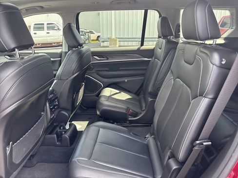 Used 2022 Jeep Grand Cherokee L Limited w/ Black Appearance Package AWD/4WD image 30