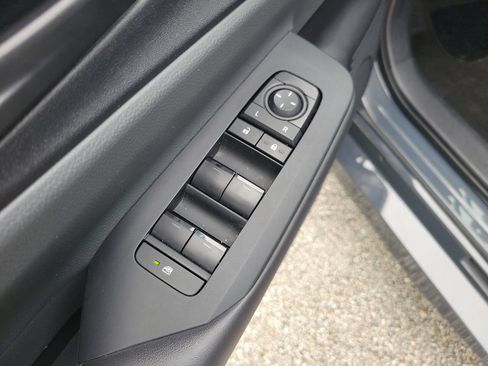 Used 2024 Toyota Prius LE FWD image 14