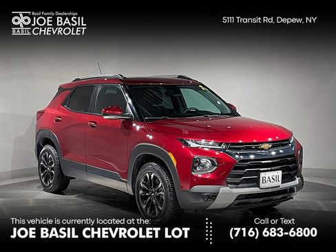 Used 2023 Chevrolet TrailBlazer LT w/ Convenience Package AWD/4WD image 1