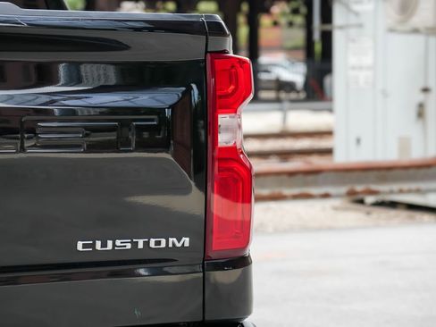 Used 2019 Chevrolet Silverado 1500 Custom Trail Boss w/ Custom Convenience Package AWD/4WD image 12