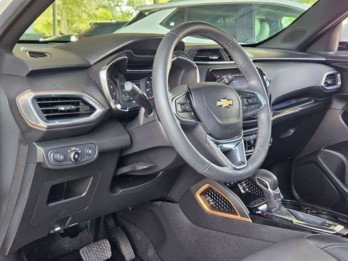 Used 2023 Chevrolet TrailBlazer ACTIV w/ Sun and Liftgate Package FWD image 10