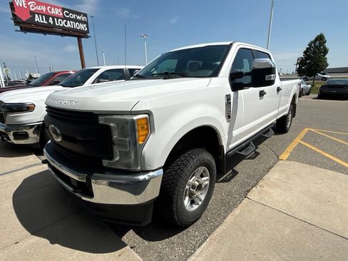 Used 2017 Ford F250 XL w/ Power Equipment Group AWD/4WD image 3