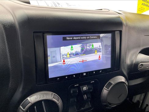 Used 2018 Jeep Wrangler Unlimited Sport S image 23