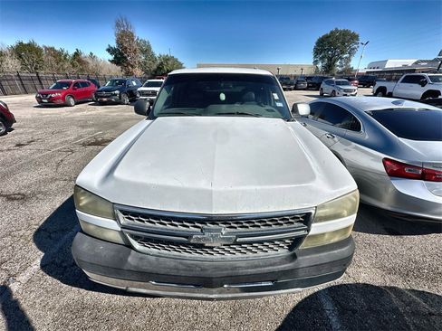 Used 2005 Chevrolet Silverado 2500 W/T image 2