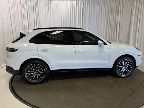 Certified 2023 Porsche Cayenne Platinum Edition AWD/4WD image 32