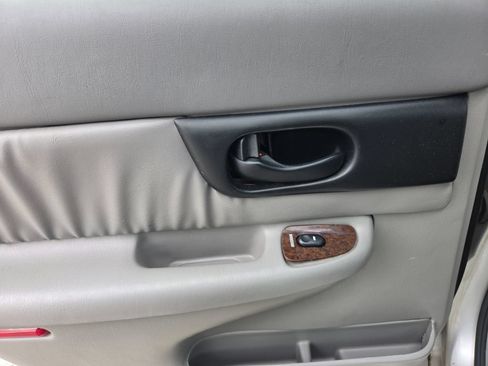 Used 2003 Buick Regal LS w/ LS Luxury Plus Package FWD image 21