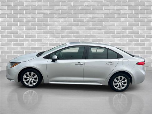 Used 2024 Toyota Corolla LE FWD image 2