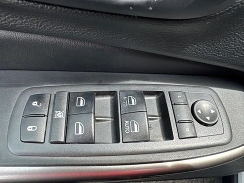 Used 2019 Jeep Cherokee Limited AWD/4WD image 15