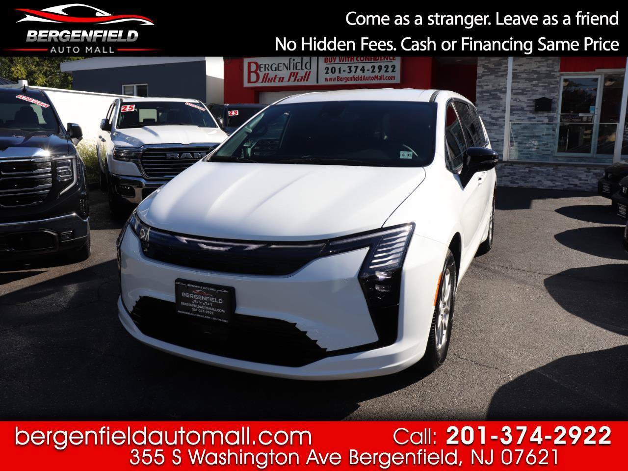 Used 2027 Chrysler Pacifica Select FWD image 1