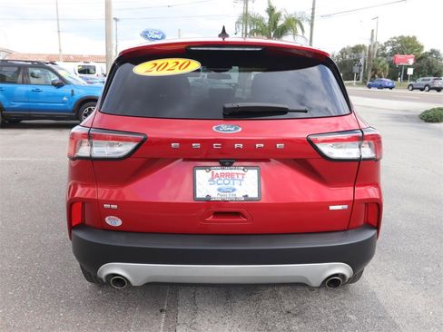 Certified 2020 Ford Escape SE image 9