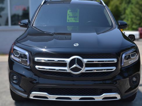 Used 2023 Mercedes-Benz GLB 250 image 2