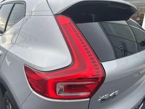 Certified 2025 Volvo XC40 B5 Plus AWD/4WD image 10