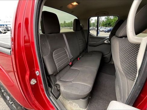 Used 2018 Nissan Frontier Desert Runner RWD image 28