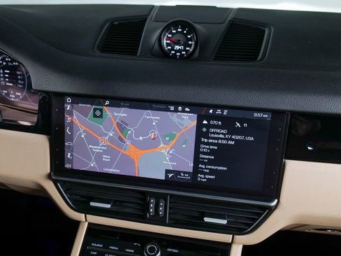 Used 2021 Porsche Cayenne Coupe image 18