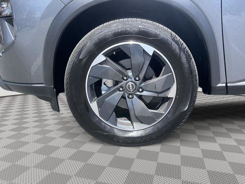 Certified 2025 Nissan Rogue SV AWD/4WD image 8