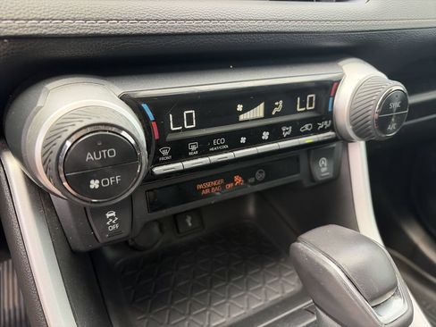 Used 2022 Toyota RAV4 XLE Premium FWD image 24