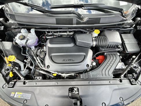 New 2026 Chrysler Pacifica Limited w/ S Appearance Package image 29