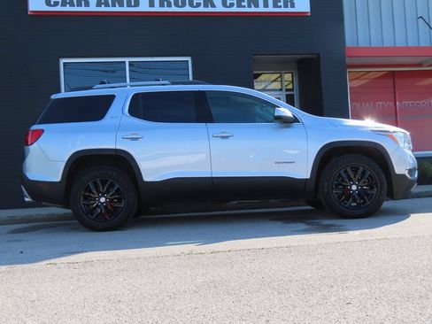Used 2019 GMC Acadia SLT AWD/4WD image 3