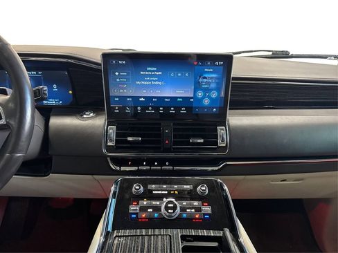 Used 2022 Lincoln Navigator L Black Label image 17