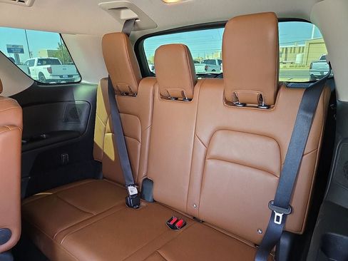 Used 2022 Nissan Pathfinder Platinum w/ Cargo Package FWD image 20