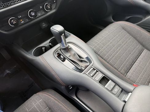 Certified 2025 Honda HR-V Sport image 27