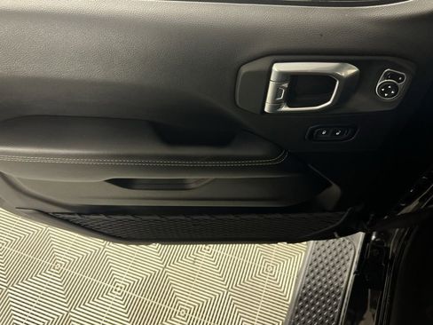 Certified 2022 Jeep Gladiator Overland w/ Popular Equipment Package image 24