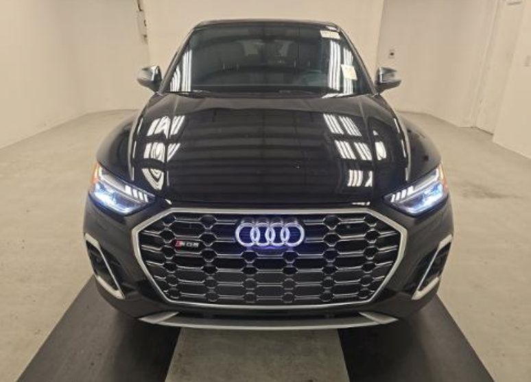 Used 2023 Audi SQ5 Prestige w/ Prestige Package AWD/4WD image 2