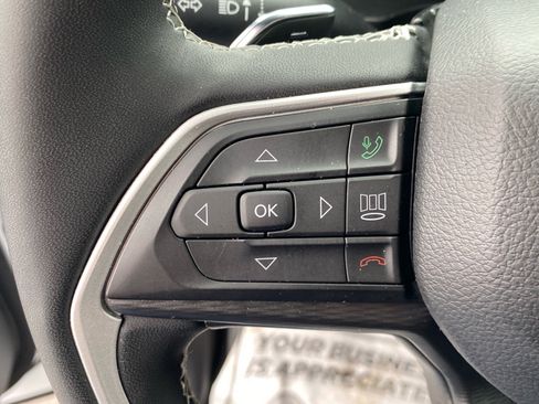 Used 2023 Jeep Grand Cherokee L Laredo image 18