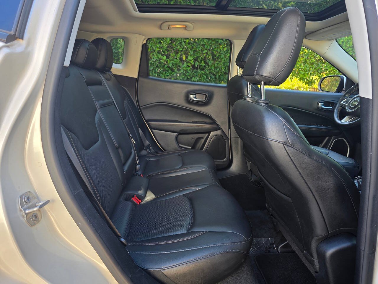 Used 2018 Jeep Compass Limited w/ Navigation Group AWD/4WD image 34