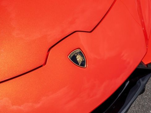 Used 2020 Lamborghini Huracan EVO AWD/4WD image 3