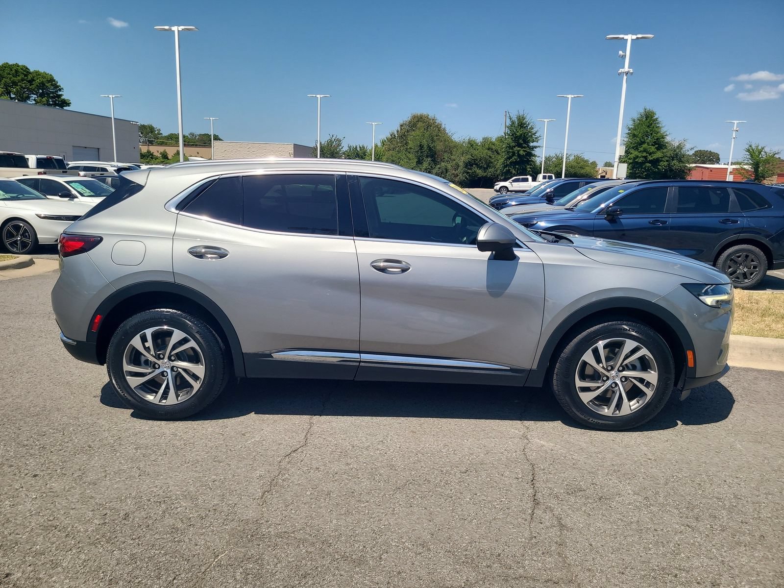 Used 2023 Buick Envision Essence FWD image 2