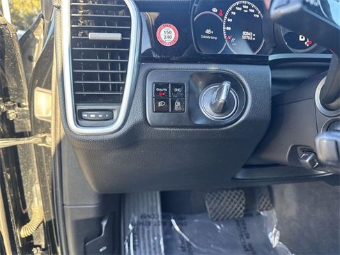 Used 2019 Porsche Cayenne Base image 25