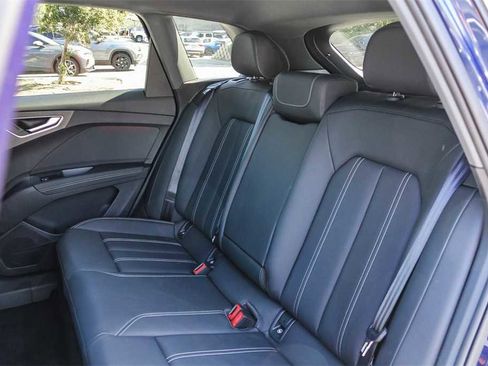 Used 2024 Audi Q4 e-tron Premium Plus image 17