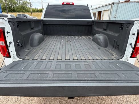 Used 2019 GMC Sierra 2500 SLE w/ SLE Preferred Package AWD/4WD image 11