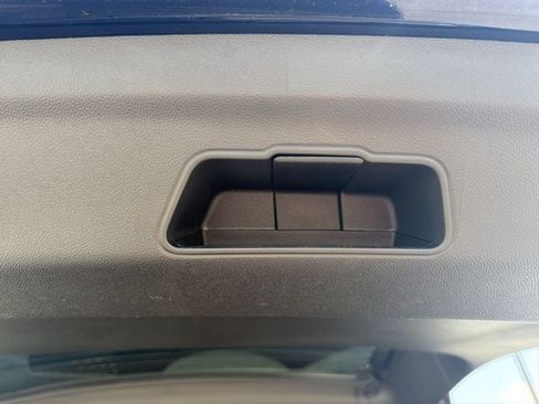 Used 2026 Chevrolet Tahoe LS RWD image 22