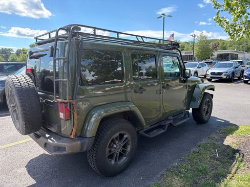 Used 2016 Jeep Wrangler Unlimited Sahara AWD/4WD image 3