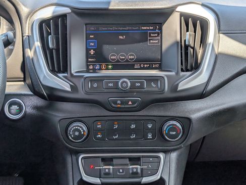 Used 2024 GMC Terrain SLE FWD image 16