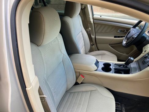 Used 2018 Ford Taurus SE FWD image 53
