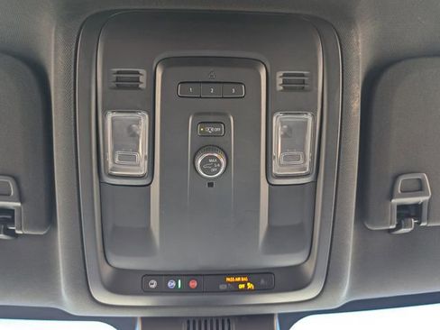 Used 2024 Chevrolet Suburban RST RWD image 11