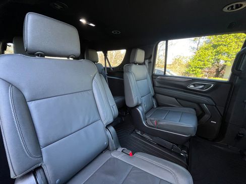 Used 2024 Chevrolet Suburban LT image 38