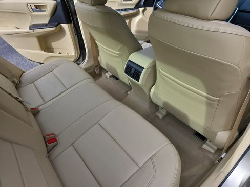 Used 2017 Toyota Camry XLE w/ Moonroof Package image 11