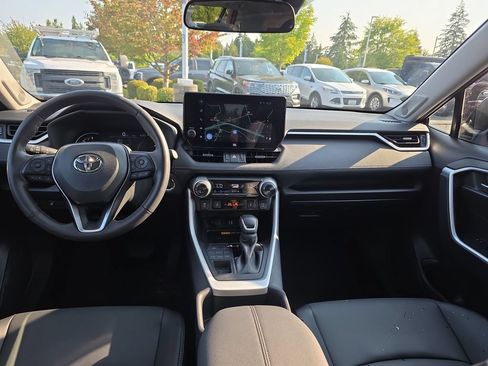 Used 2025 Toyota RAV4 XLE Premium w/ Weather Package AWD/4WD image 6
