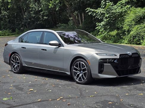 Used 2023 BMW i7 xDrive60 AWD/4WD image 8