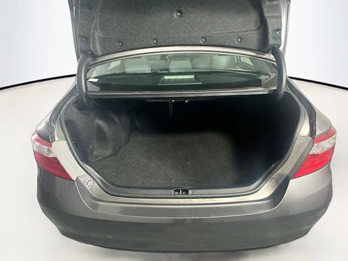 Used 2016 Toyota Camry LE image 27